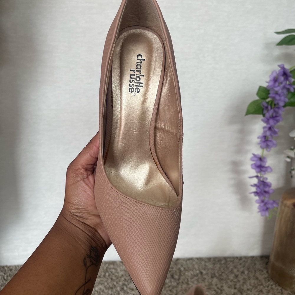 Charlotte Russe Women's Tan Pointed-Toe Snakeskin High Heel Pumps - Picture 3 of 11